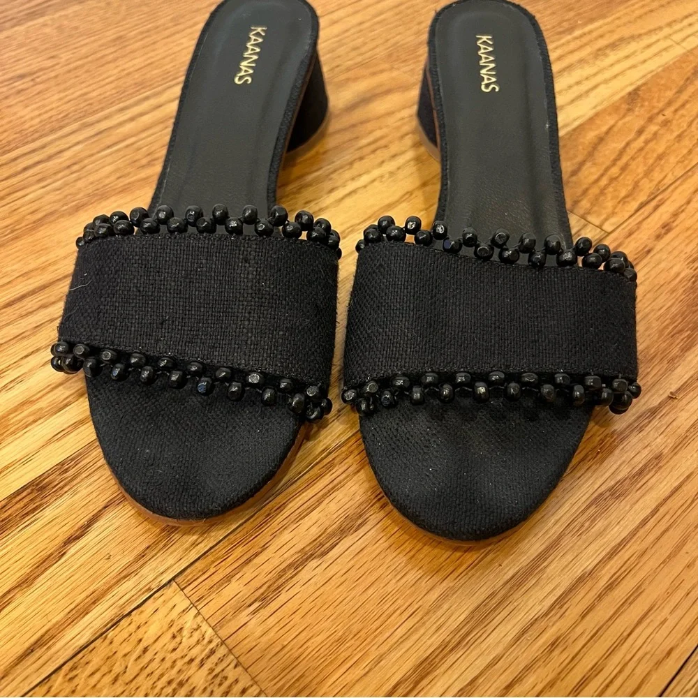 Kaanas Cairo Asymmetric Linen Heel in Black kitten heel beaded canvas sandal 8 - Picture 4 of 8